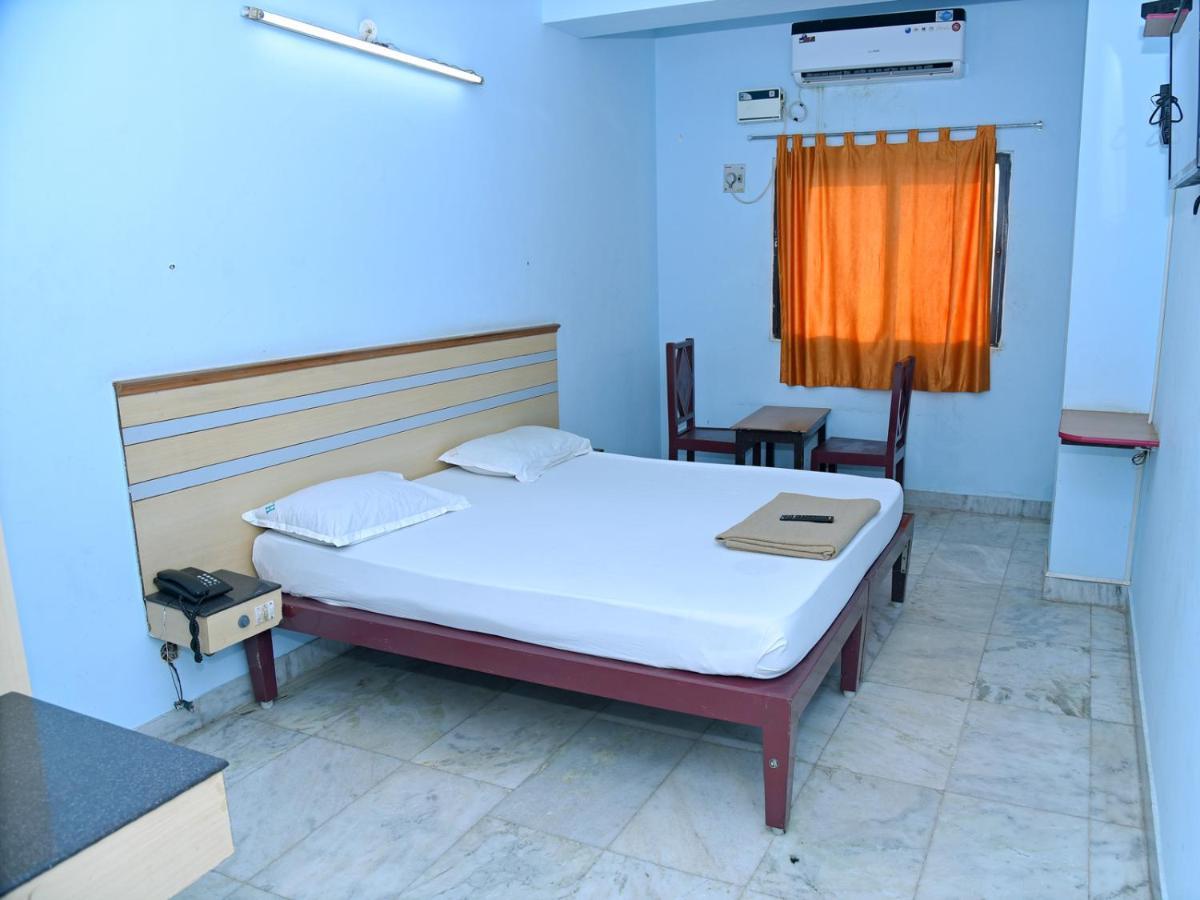 Hotel Aditya Пудучеррі Екстер'єр фото
