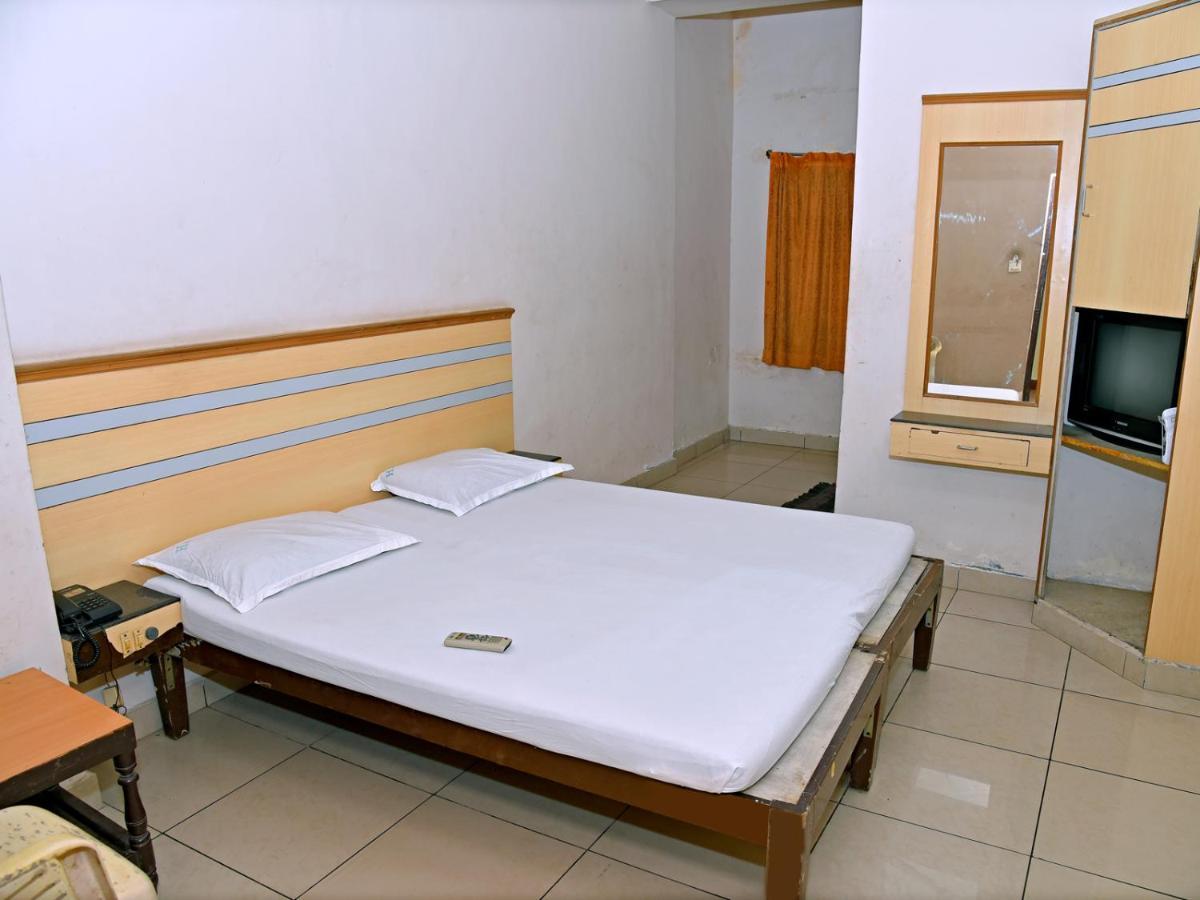 Hotel Aditya Пудучеррі Екстер'єр фото